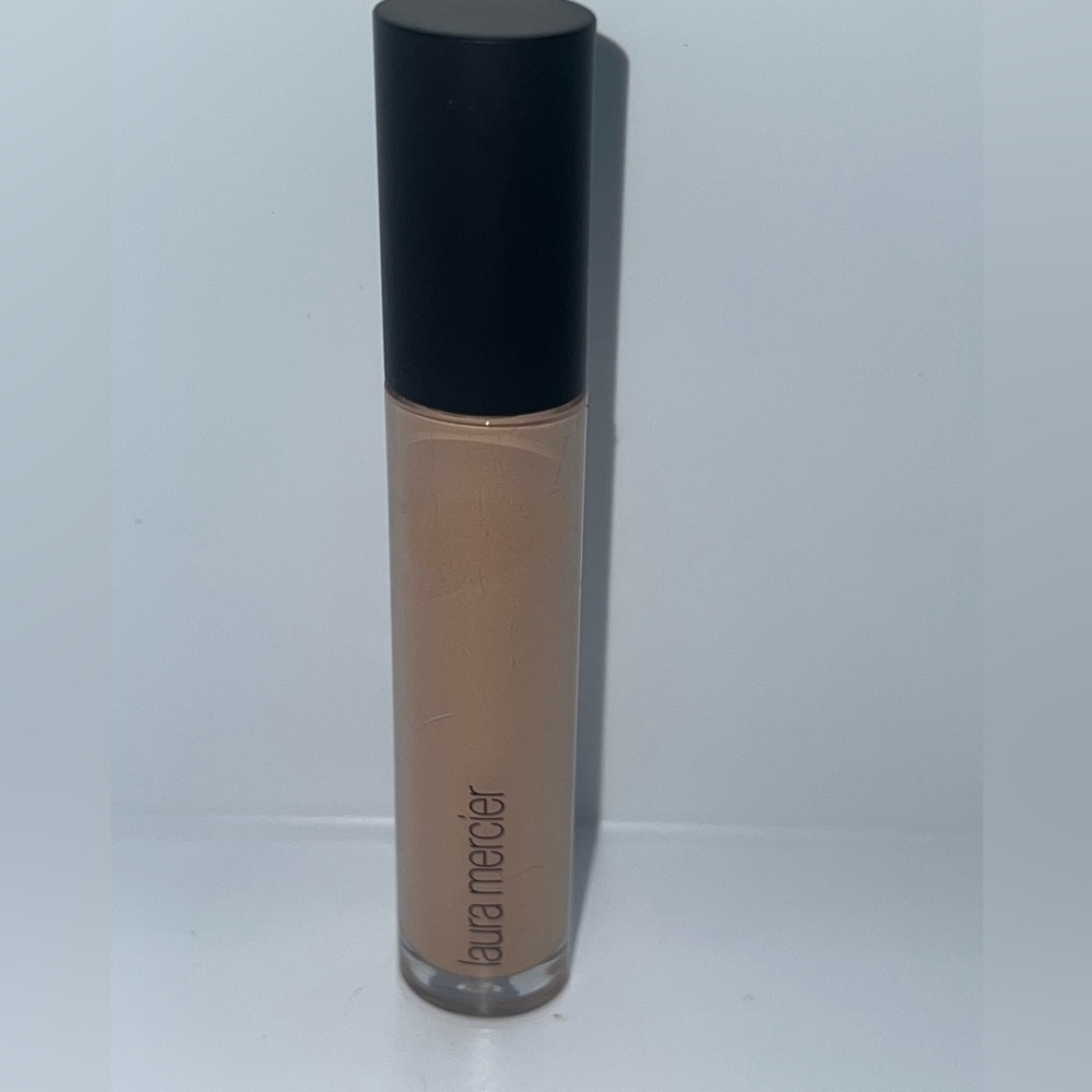 Laura Mercier concealer